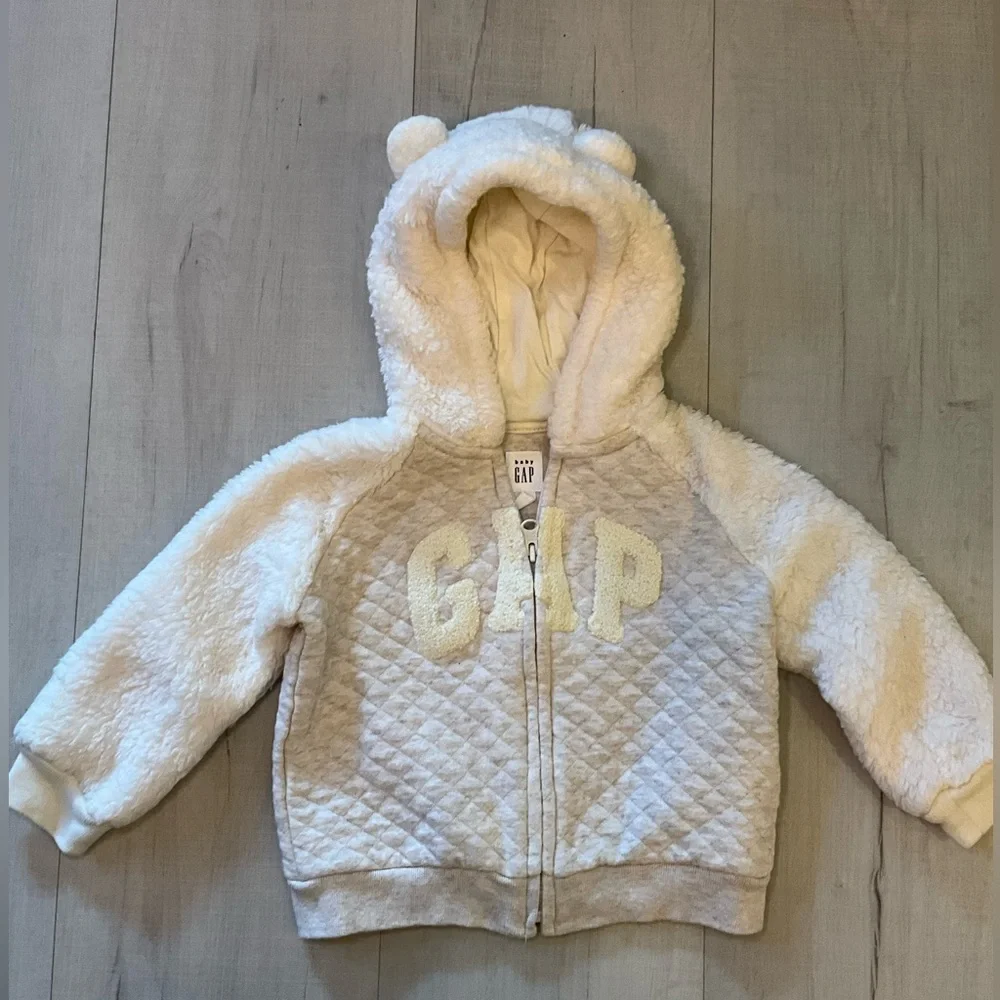 GAP Kids Cream and Gray‎ Quilted Sherpa Hoodie